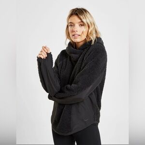 Nike Hoodie Womens Black Sherpa Fleece Training Pullover Fuzzy AR7404 Size Small